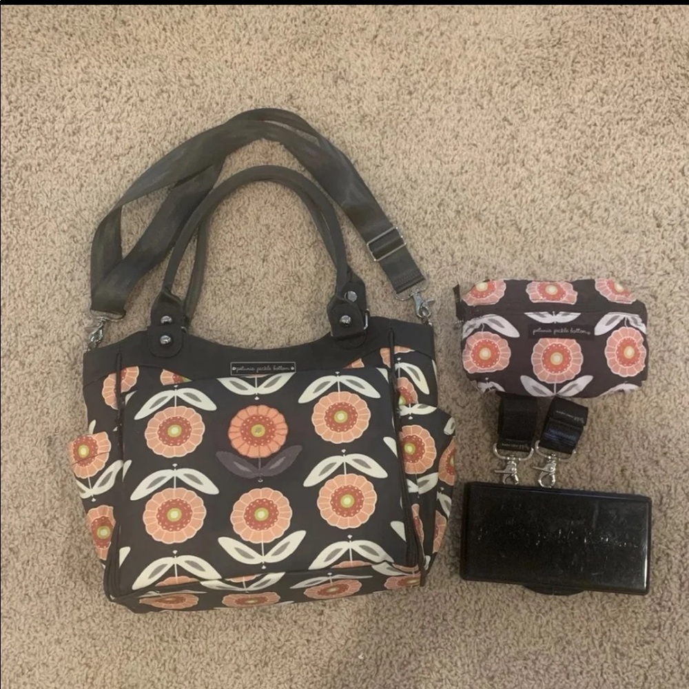Petunia Pickle Bottom bag nursing cover & clips